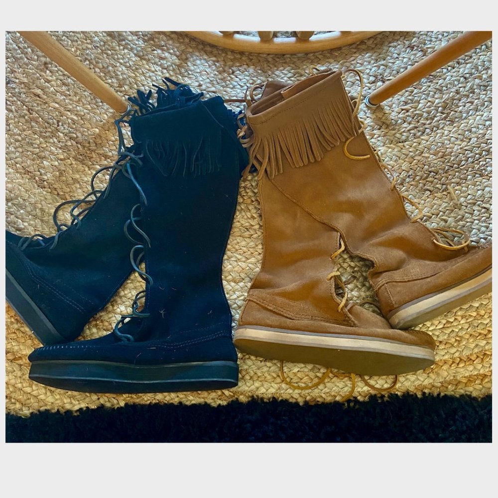 Minnetonka Original Knee High Boots - BRAND NEW/BROWN/SZ 9